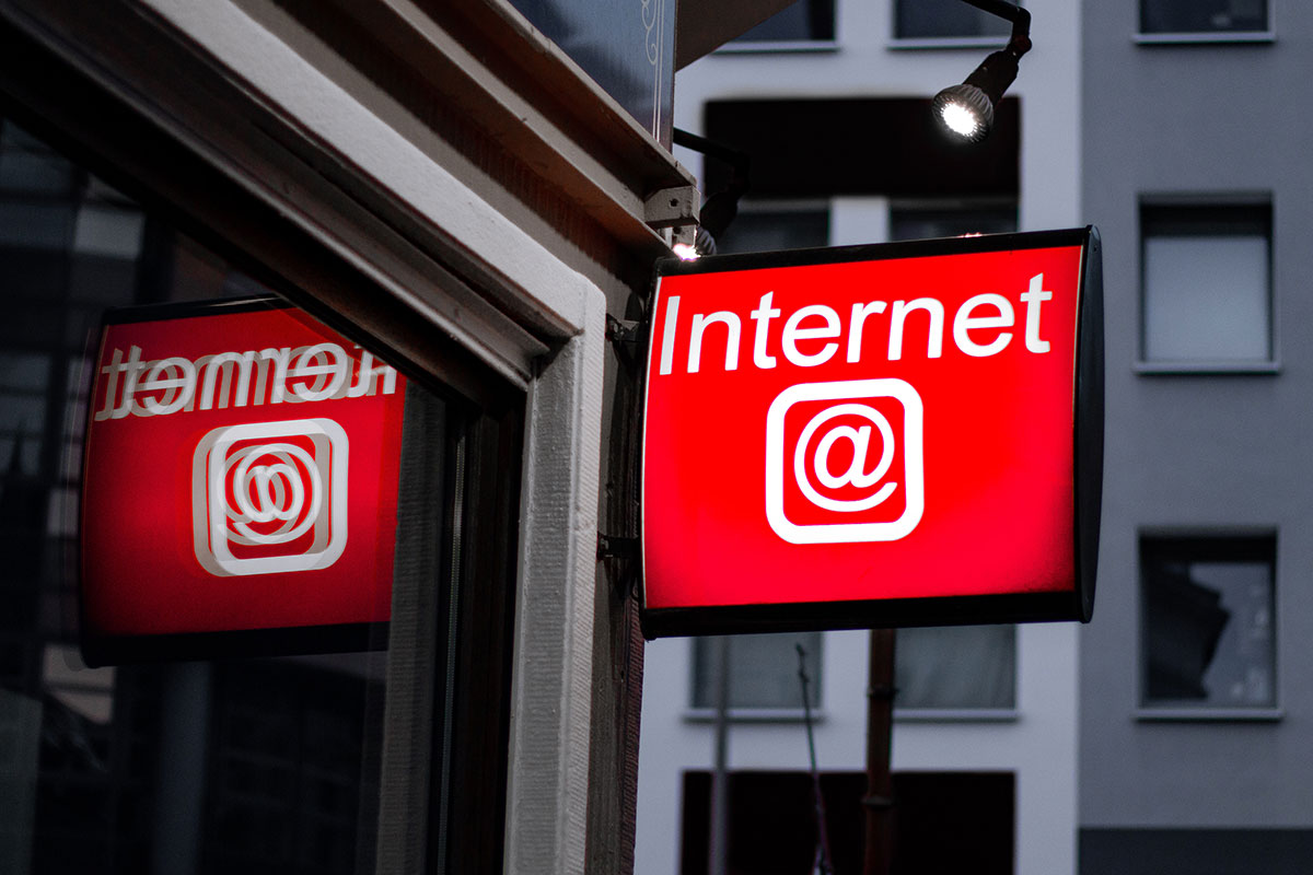 Photo of a sign that says "internet"